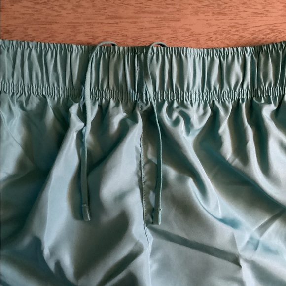 Alive Magnetics Athletic Shorts Size Large - Picture 6 of 11